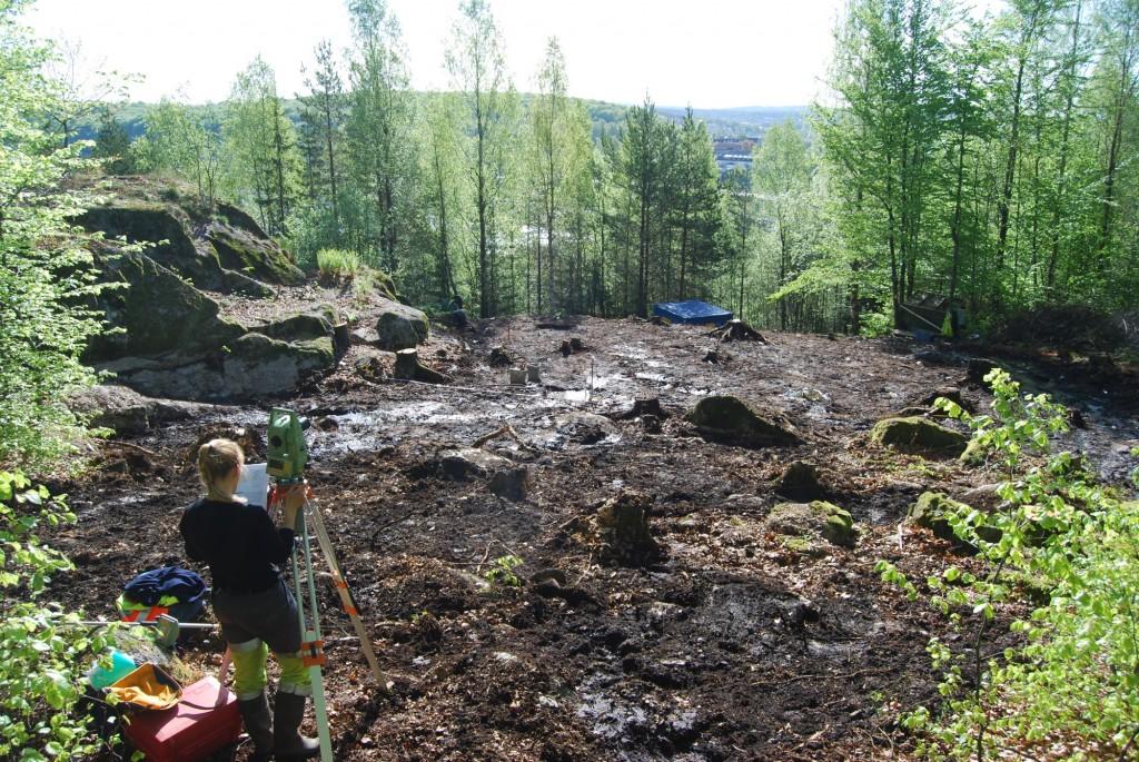 Etter tre uker med hektisk graving forlater vi nå Martineåsen i Larvik med «lommene fulle av flint».