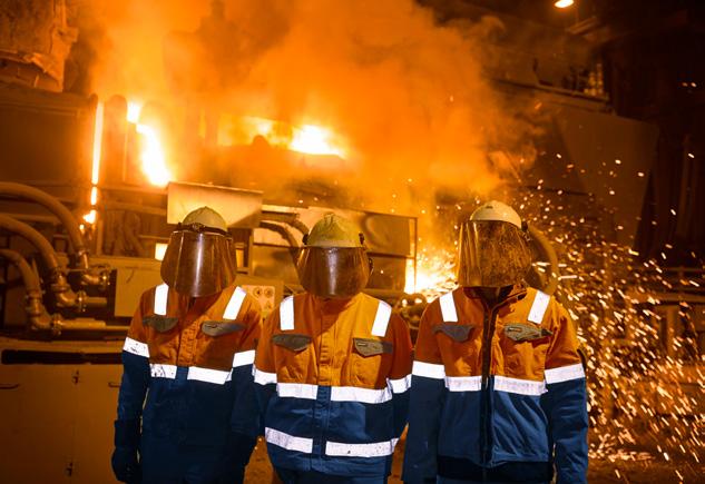 Kortreist EE-avfall Hvert år smeltes rundt 800 000 tonn skrapstål om til verdifullt materiale hos Celsa Armeringsstål. Smelteverk i nord Det RENAS gjenvinner mest, er jern.