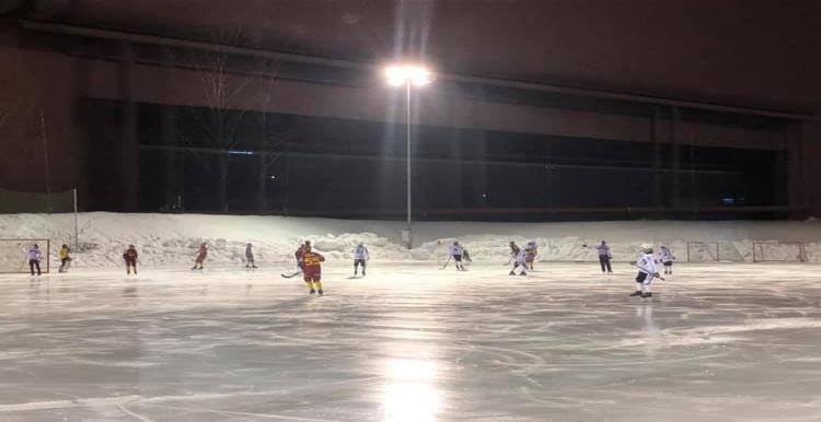 Røa Bandy Guttelaget Guttelaget 2-3 treninger pr uke (felles 03/04) - 03erne har også trent litt med a-laget Cuper - Kosa, MWC Interkrets og NM Gutt Elite - 16 kamper Gutt interkrets K V U T Mål +/-