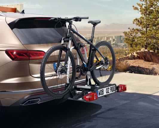 03 Bruk sykkelstativet til å transportere sykkelen din trygt og stabilt på taket til Volkswagen Touareg.