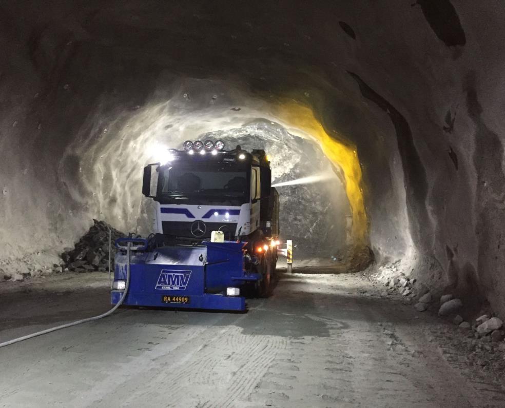 Rensk og sikring Løst fjell pigges ned med en hydraulisk hammer, før manuell rensk utføres Fjellforholdene kontrolleres og klassifiseres av bergkyndige representanter fra