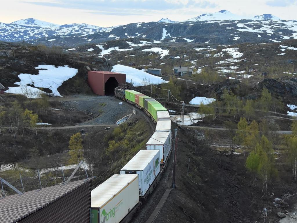 To korridorer og en sidearm er utredet Kompleksitet i prosjektet Prosjektet vurderes å gå gjennom svært utfordrende terreng, særlig på strekningen mellom Fauske og Narvik hvor retningen på banen i