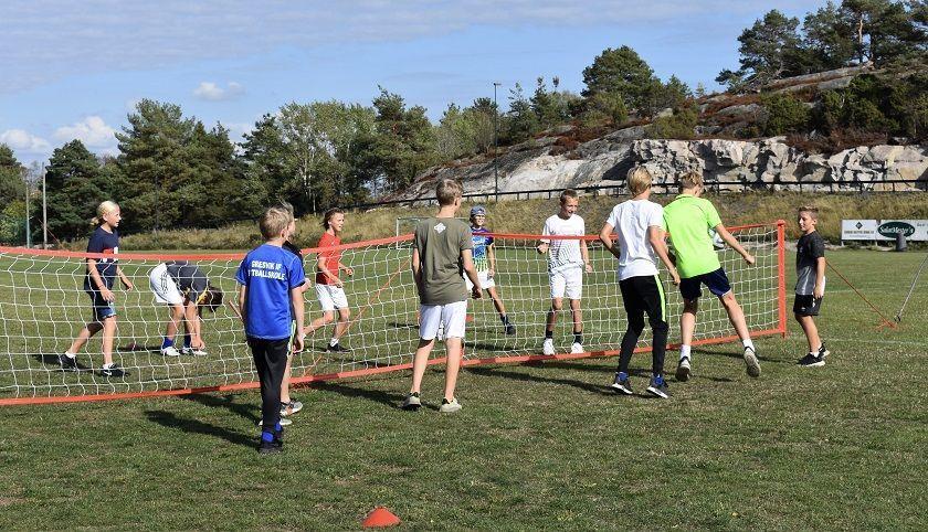 TK Joar Dahle er hovedansvarlig, men lagenes trenere deltar aktivt for å opprettholde god aktivitet med bra innhold.