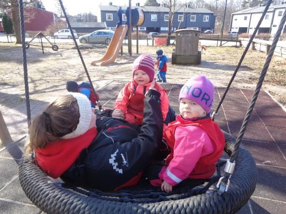 Hovedsatsingsområdene I Karuss og Skårungen barnehage er natur og uteliv en vesentlig ramme for vårt daglige virke og pedagogiske