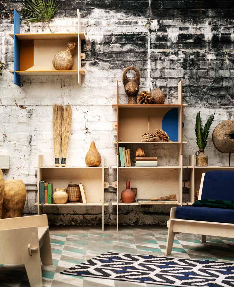 PH159132.jpg Møblene får ulike personligheter avhengig av hvor de er satt sammen. Issa Diabaté, designer og arkitekt ÖVERALLT-serien.