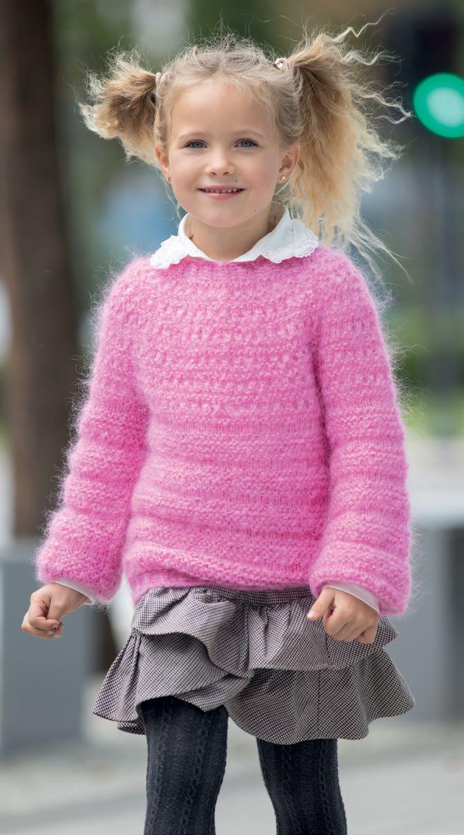 373-06 ZOEBELL KIDS GARN BRUKT I DENNE OPPSKRIFTEN: LINE LANGMO PÅFUGL 73 % mohair, 22 % ull, 5 % polyamid, 50 gram = ca 90 meter ALPAKKA MAGIC 63 % alpakka, 37 % polyamid, 50 gram = ca 150 meter