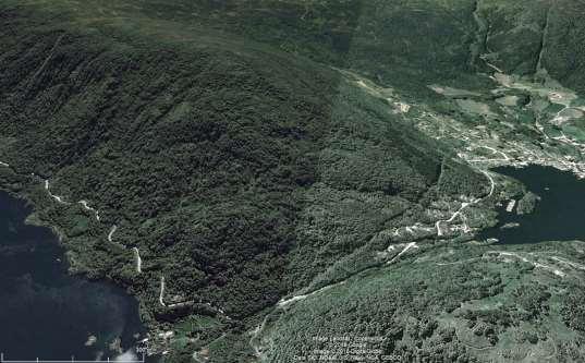 Bildet er tatt mot sør og er et skjermbilde fra Google Earth.