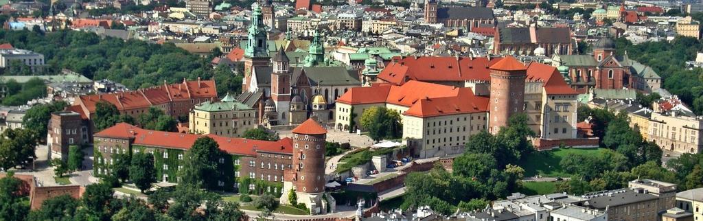 I tidligere tider hadde man en stor grad av selvstyre her, og befolkningen har en egen schlesisk kultur som har opplevd å bli styrt fra både Boehmen, Tsjekkia, Tyskland,