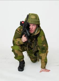 Soldaten må om nødvendig ta de enkelte sprang på skrå eller til siden, hvor det gjelder å nå en dekning eller komme vekk fra ild rettet mot et enkelt punkt.