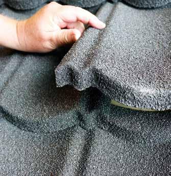 Skjæring på tak fører til stålspon på taket som kan danne grunnlag for rust og må unngås.