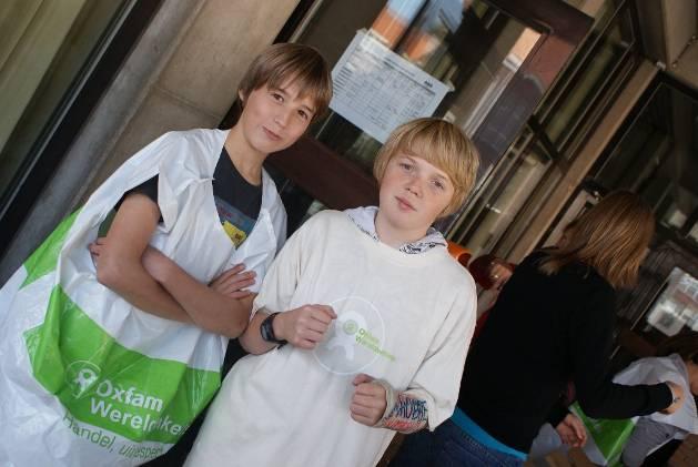 En dan was er de grootse wafelbak op zaterdag. Eigenlijk was die al begonnen op vrijdag rond 15 u. De bestellingen waren binnen, er moesten meer dan 6200 wafels worden gebakken.