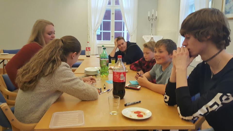 Mandal Barne- og ungdomsråd og Marnardal Ungdomsråd møttes sammen med representanter fra Lindesnes.