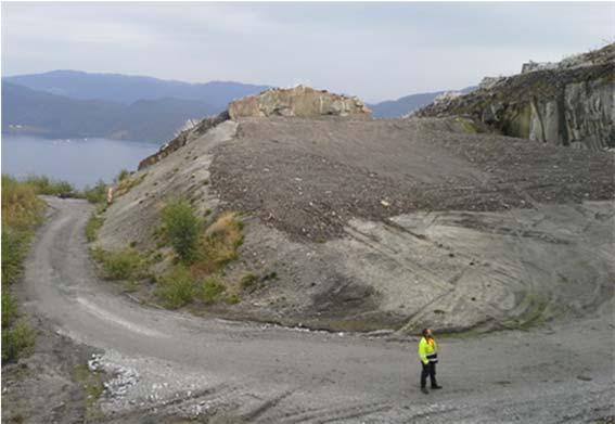 2 OMRÅDEBESKRIVELSE 2.1 Deponi Deponiene ligger innenfor det gamle gruveområdet til Raudsand gruver ved Raudsand i Nesset kommune, Møre og Romsdal.