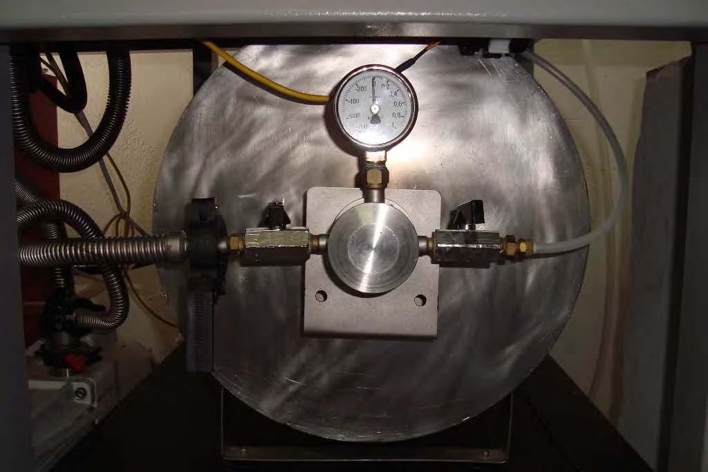 47 Posteriormente, as amostras foram submetidas a um tratamento térmico por um período de tempo de 24 horas em um forno resistivo de temperatura controlável.