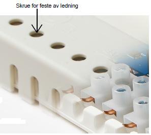 Tilkobling Når du monterer regulatoren, kopler du først til batteriene med hovedbryter AV. Pass på at pluss og minus koples riktig. Se at voltmeter gir utslag.