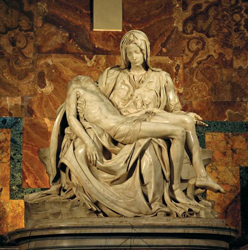 KONTRAST: Michelangelo fortalte historier, som her i La Pieta (1498 1499) fra St. Peterskirken i Roma, der Marias smerte over å holde sin døde sønn Jesus i armene er hogd inn i marmoren.