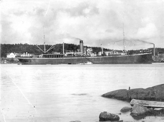 Vincent, on route from Curacao to Freetown with fuel. From a crew of 51 died 13 whereof 4 was Norwegians. The ship was hit two times in 5 8 minutes, before she broke in two.