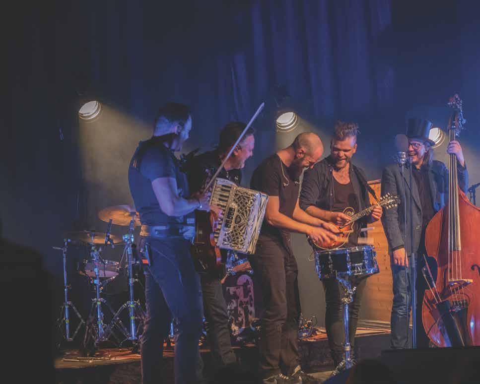 vel Rakfiskfestivalen en døråpner EMYTTLIG: Det er alltid god stemning når Staut spiller, her fra en konsert i Drammen Teater. FOTO: Andreas Hognerud.