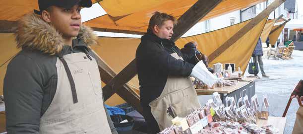 Smelt For oss var rakfiskfestivalen en helt ny opplevelse. Vi solgte veldig bra, faktisk var vi utsolgt alt midt på lørdagen.