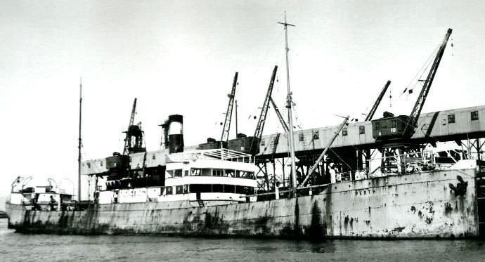 SFJ00319210120001 DS/Flk PERTH. Bilde via Harald Fevang. 1921 DS/Flk PERTH (SFJ003192101) Type Dampskip, flytende hvalkokeri steam ship, floating whale processing factory Off.