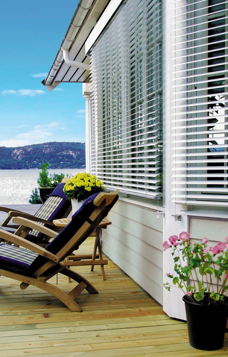 SOLSKJERMINGEN DIN GJØR MER NYTTE ENN DU TROR Den lave solbuen i Norge gir stort varmeinnslipp gjennom vinduene, men solskjerming kan redusere dette betydelig.