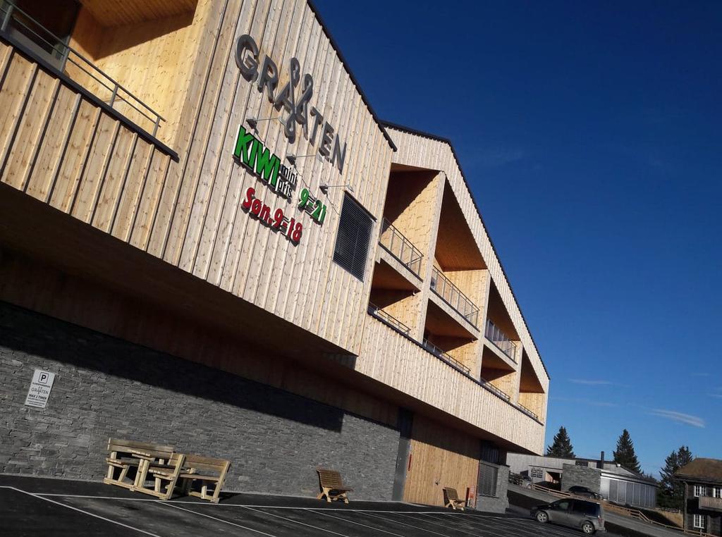 UTVIKLING AV GRAATEN-OMRÅDET Pihl AS kjøpte i 2014 Sport1-bygget og aksjene i Even Graaten AS for å utvikle Graatenområdet som det framtidige sentrumsområdet på Sjusjøen.