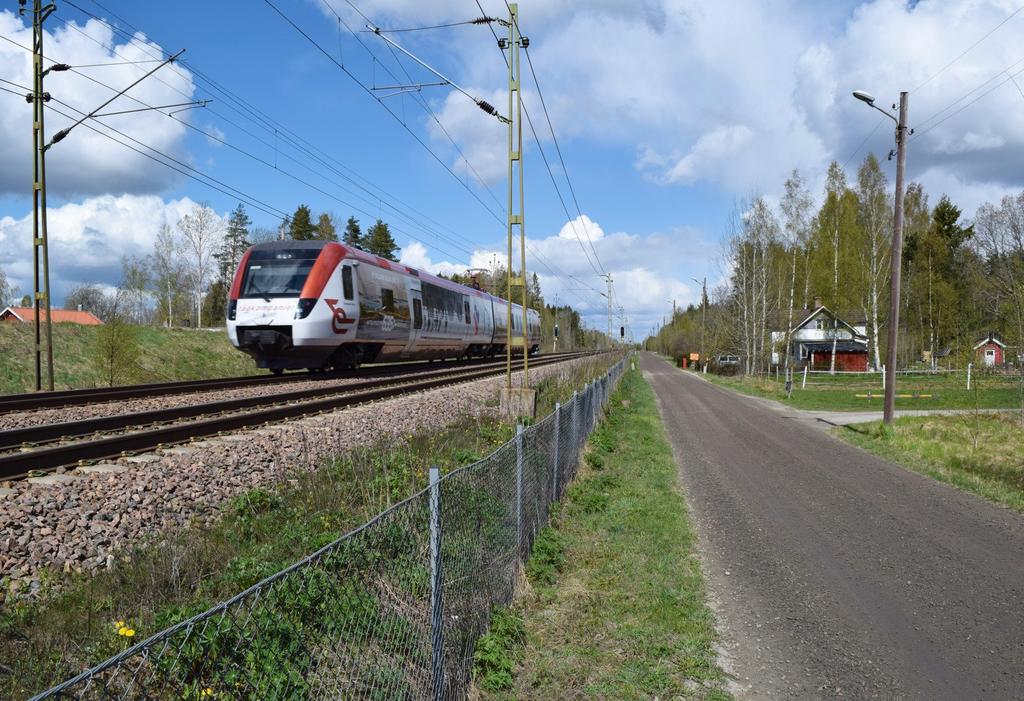 7.6.7 Forbindelsene til og fra Törsjö og Hallsberg For tog til og fra Törsjö og Hallsberg er det planlagt to spor som greiner av på hver sin side fra eksisterende jernbane ved Marieberg og går