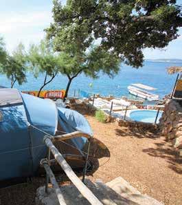 32 Camping Adriatic 176 2,5 4 km Mokalo 6 HR-20250 Orebić 42 58 38 N, 17 13