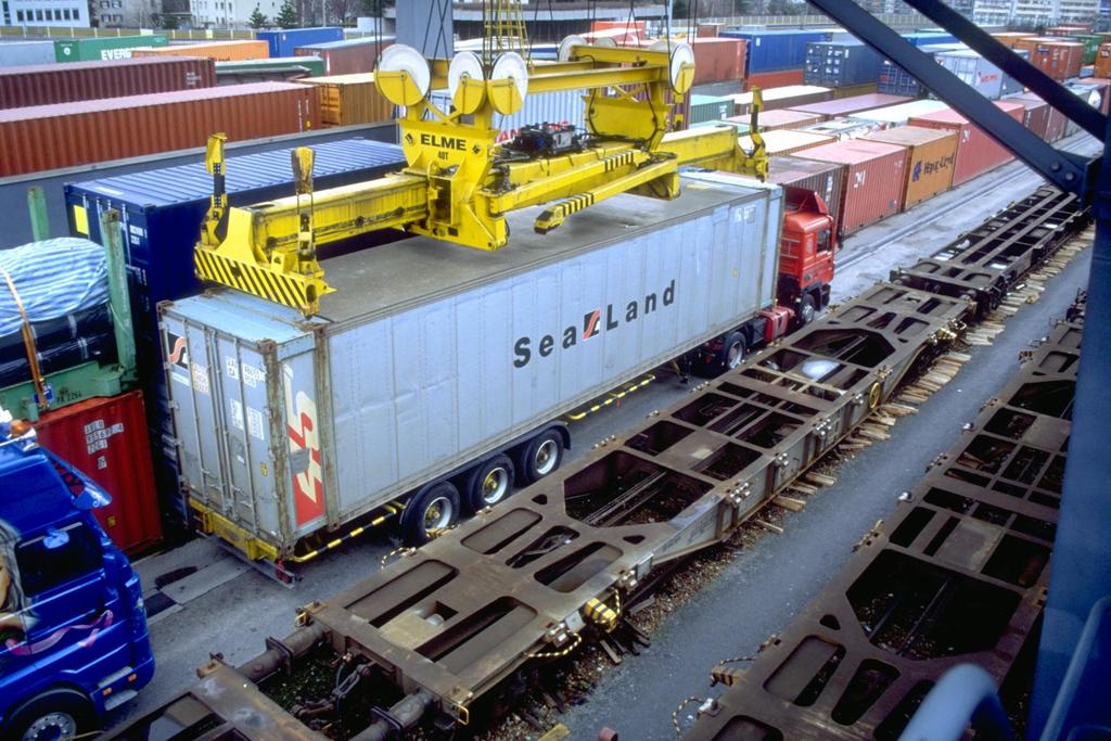 Systemfordeler godsfrakt På ny bane kan ett godstog ta like tung last som 70 trailere.