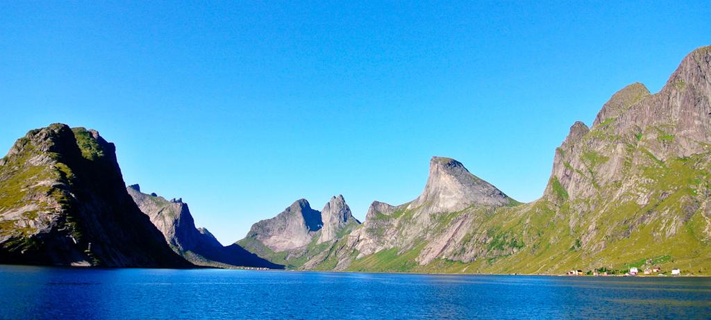 KJERKFJORDEN Kristian Nashoug/lofoten.info RUTE: 18-773 Reisetid: 1t og 10 min Tur/retur Reine.