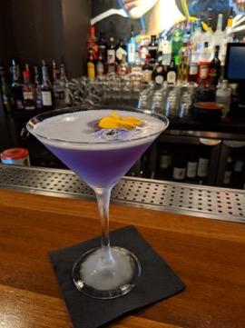 Purple Lychee Martini 60ml -mix butterfly pea flower Vodka and Lychee 60ml - Lychee juice 5ml gum Garnish : eatable