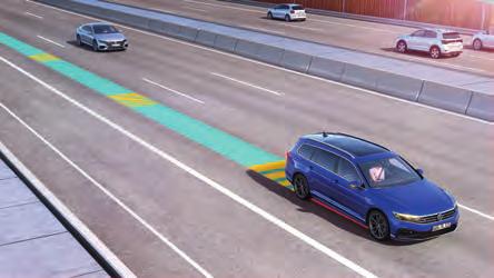 ¹) S 04 06 ACC automatisk avstandsregulering med forutseende hastighetsregulering kan hjelpe deg å holde innstilt maksimal hastighet³) og avstand til kjøretøyet foran.