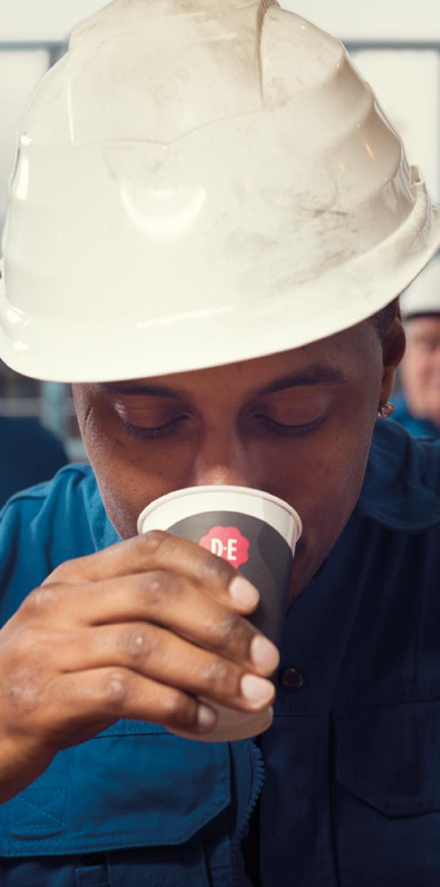 VI ELSKER VELSMAKENDE KAFFE OG HØY YTELSE Cafitesse tilbyr et utvalg flotte maskiner som er er lette å bruke og som kan tilby en rekke drikker.