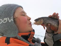 Natur, miljø og friluftsliv I dette valgfaget skal vi jobbe med miljøspørsmål (bruk av naturressurser, forurensing, utslipp, søppel og naturbruk) gjennom å være mye ute i naturen på ulike