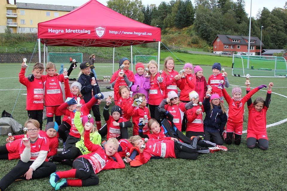 dalførecup på Hegra Sparebank arena med medaljeutdeling. Litt dårlig vær, men fantastisk å ha mulighet til å tilby et klubbhus som man kan varme seg i.