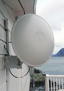 Radiotype: Cambium PMP0d SM Figur 3a Figur 3b 1 2 3 Monter antenna på antennefestet som vist på figur 3a og 3b. Figur 3a viser antenna framanfrå, medan figur 3b viser baksida.