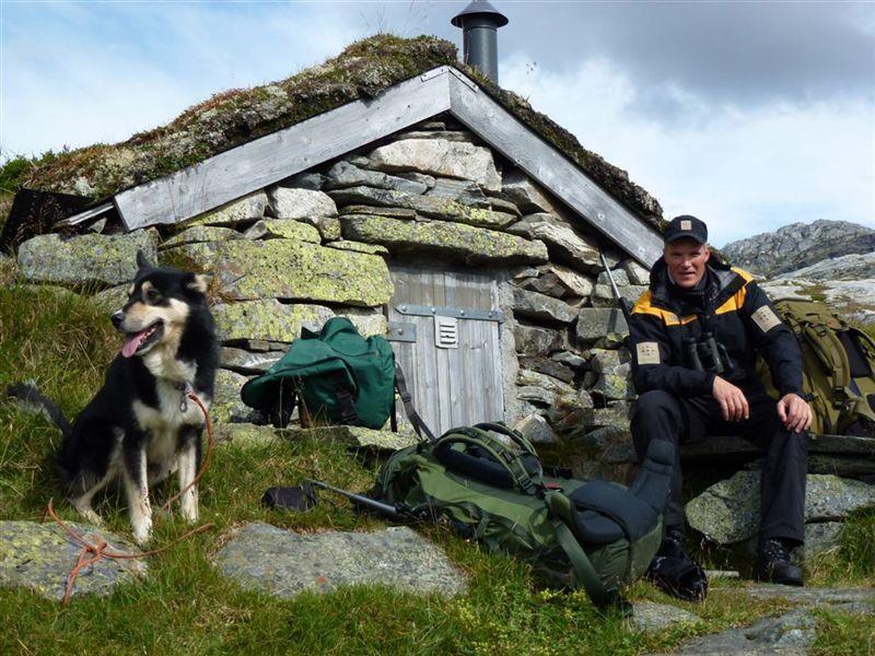 Ulvik fjellstyre - Årsmelding 2016 Pust i bakken utanfor Austdølbu Foto: Sveinung H. Olsnes HF INNHALD 1. Ulvik Statsallmenning 2 2. Ulvik Fjellstyre 2 3. Fjellstyrehytter 3 4. Jakt 5 4.