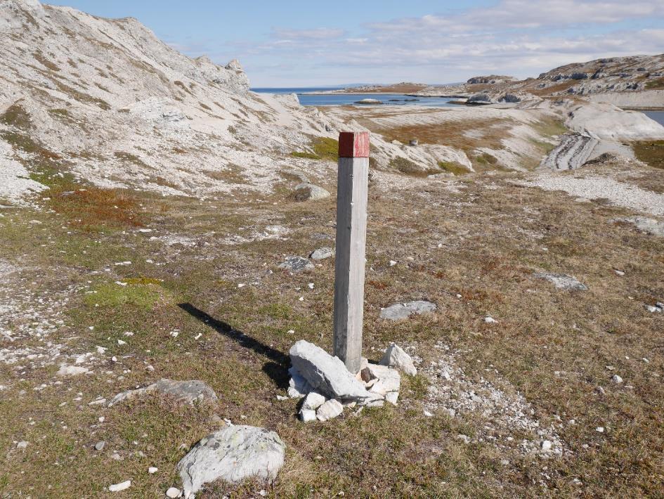 18 merkepinner Dagens merkepinner er få og mange har falt ned. Sametinget og kommunen har gått stien og merket av stedene hvor det er behov for merkepinner. 1500,- per pinne.