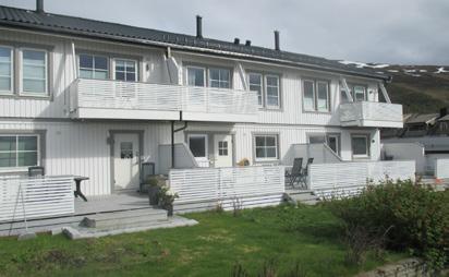 Notater Verditakst - fast eiendom Adresse Langhaugtunet 15 9105 KVALØYA Gnr. 71 Bnr. 461 Fnr. 0 Snr. 0 Tromsø kommune Benevnelse BRA Rekkehus 125 m² Tomteareal 166 m² Markedsverdi Kr.