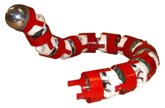 Robotteknikk/Slangeroboter Sensorstyrte slangeroboter (Perception-Driven Obstacle-Aided Locomotion for Snake Robots) Stadig utvikling innen sensorteknologi muliggjør gir stadig nye styringsstrategier