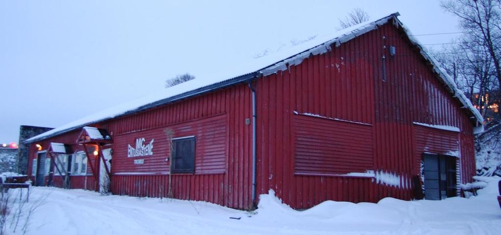 Brakka ble satt opp under andre verdenskrig og eies på fredningstidspunktet av Tromsø kommune, som leier den