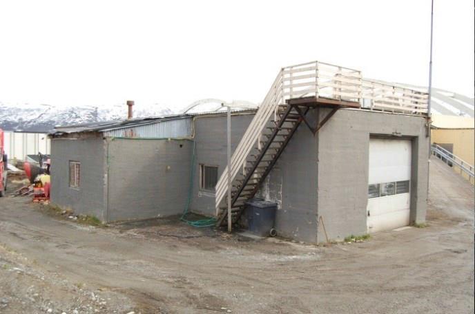 Foto: Troms fylkeskommune Bygningen brukes i dag som garasje og verksted.