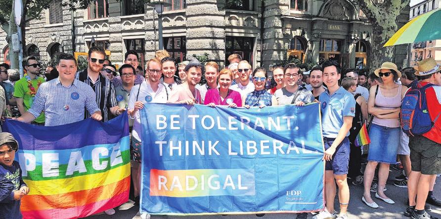 RADIGAL Pride Parades in Lugano und Zürich RADIGAL Auch in diesem Jahr gingen Lesben, Schwule, Bi-, Trans- und Intersexuelle gemeinsam auf die Strasse.