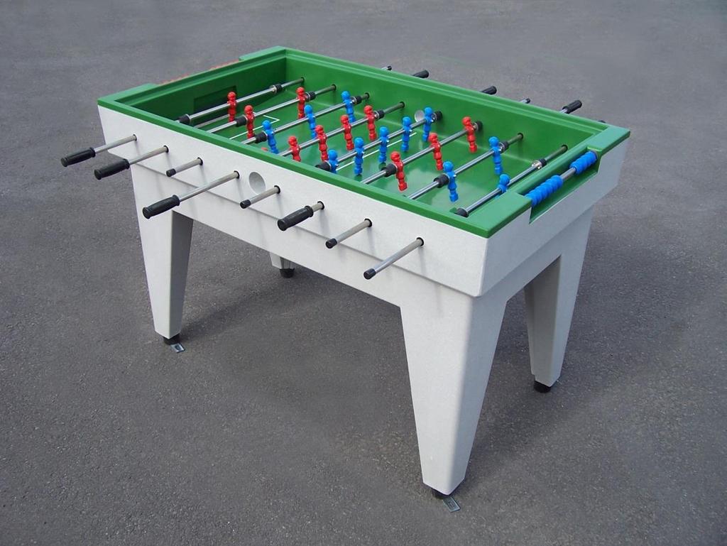 Outdoor fotballbord Outdoor fotballbordet er det ideelle leketøyet for skoler, lekeplasser og parker. Overflaten og bunnen av bordfotballen er laget av polymerbetong.