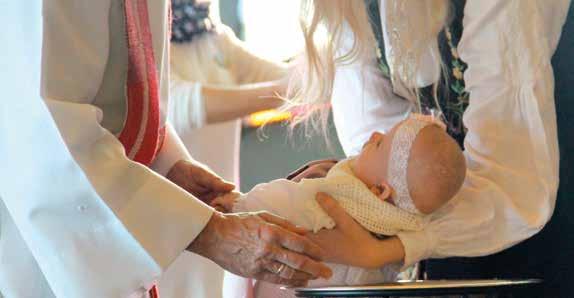 UTLÅN AV DÅPSKJOLE Ønsker dere å døpe barnet i Jeløy menighet, men mangler en dåpskjole?