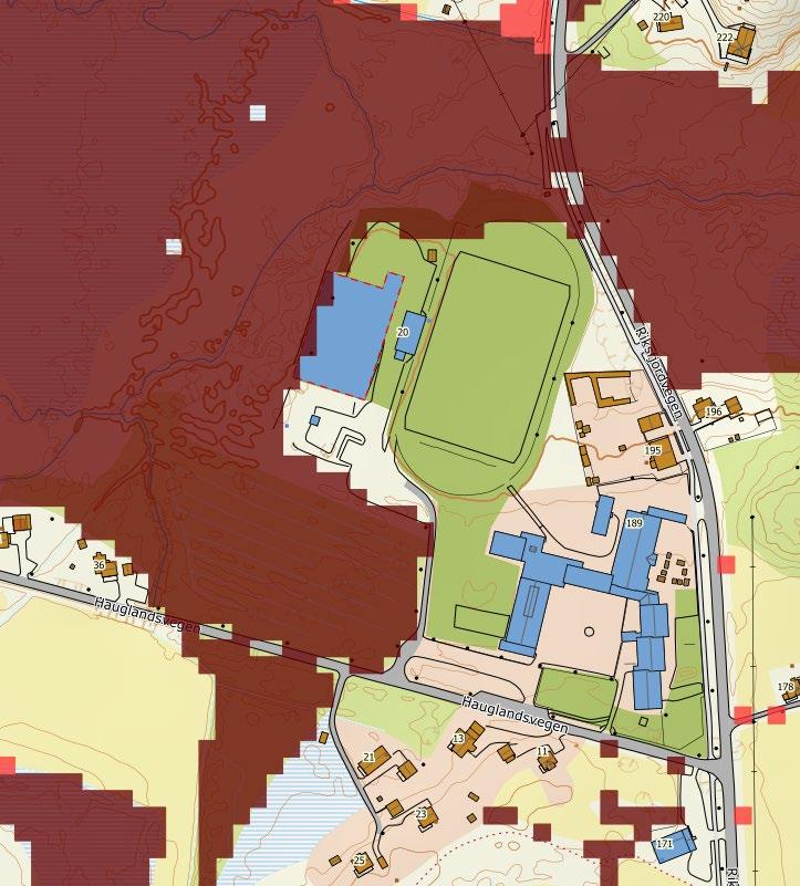 11 Landbruk Arealressurskart, AR5, frå NIBIO viser at planområdet består av bebygd areal (rosa farge på figur 9), open fastmark (grå farge på figur 9), skog (grøn farge på figur 9, samt noko myr i
