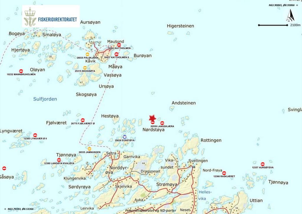 2. Materiale og metode 2.1 Område og stasjonsvalg Lokaliteten ligger over et grunt område i skjærgården mellom Rottingen og Mausundfjorden, hvor dybden under anlegget varierer mellom 40 og 60 meter.