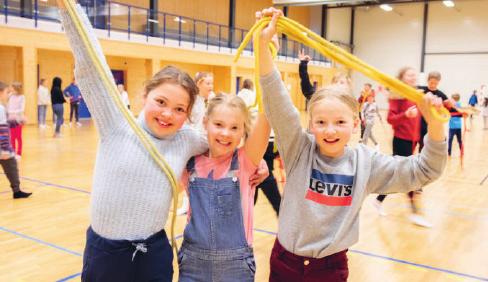 Mange elevar syns det er kjekt å vere med på Hopp for hjertet år etter år, som her på Selbjørn skule i Austevoll.