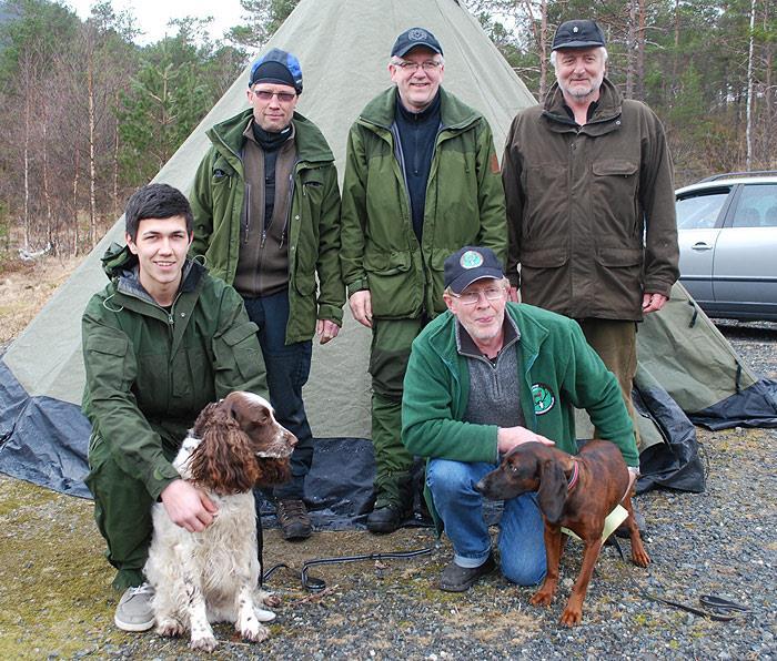 23. april Me gratulerer Håvard Heimtun og NVCH Desperados X-file (Luna) med prøvens beste hund på blodsporprøve i Førde. Det var 15 startande på prøven som var i Svarthumle i Eikefjord. nr.