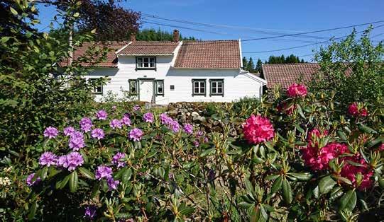 00 og kl. 11.30. Vi tar imot lopper på Misjonshuset torsdag 15. og fredag 16. august mellom kl. 17.00 og 19.00. Større møbler og gammelt datautstyr kan vi ikke ta imot.